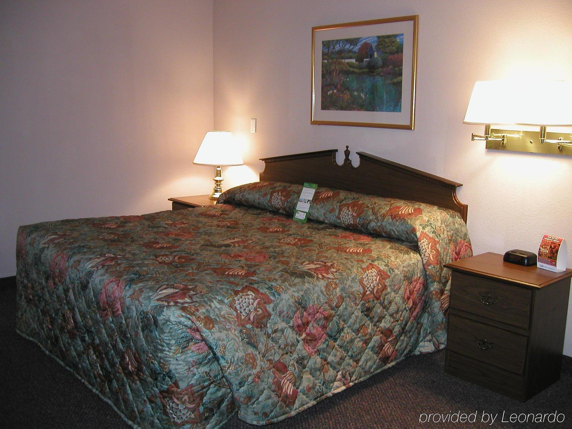 Intown Suites Extended Stay Greensboro Nc - Lanada Zimmer foto