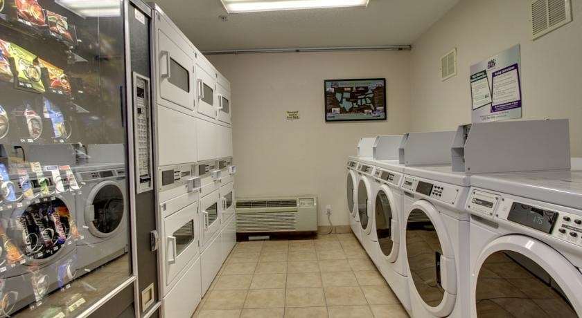 Intown Suites Extended Stay Greensboro Nc - Lanada Einrichtungen foto