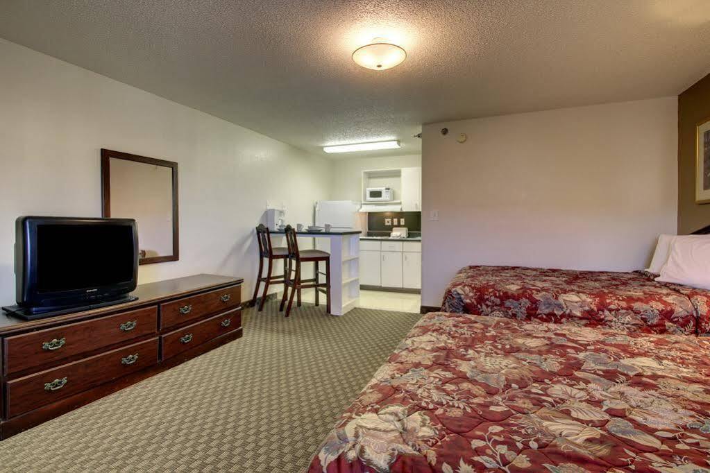 Intown Suites Extended Stay Greensboro Nc - Lanada Exterior foto